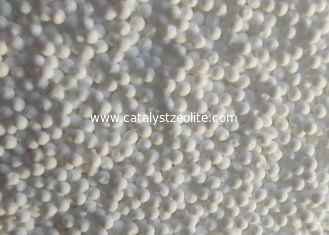 1.6mm 1.8mm أكبر حجم المسام محفز الألومينا المجالات الناقل قوة سحق عالية